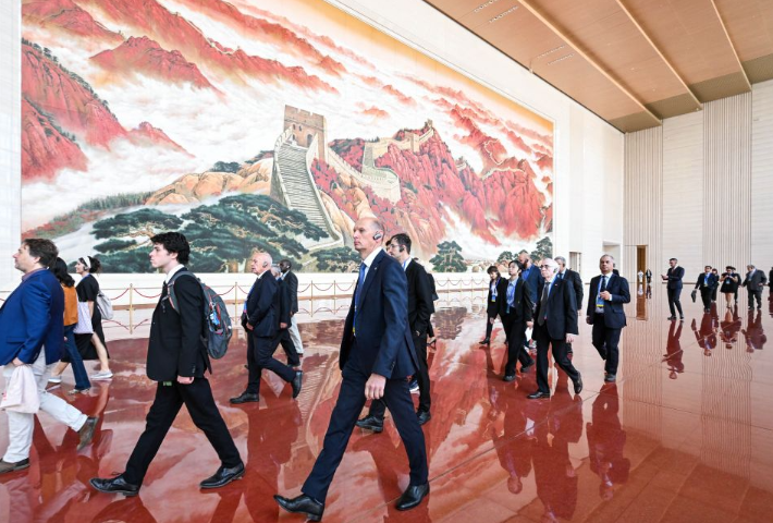 以中国智慧推动人类政治文明发展进步——习近平党建思想给世界带来深刻启迪